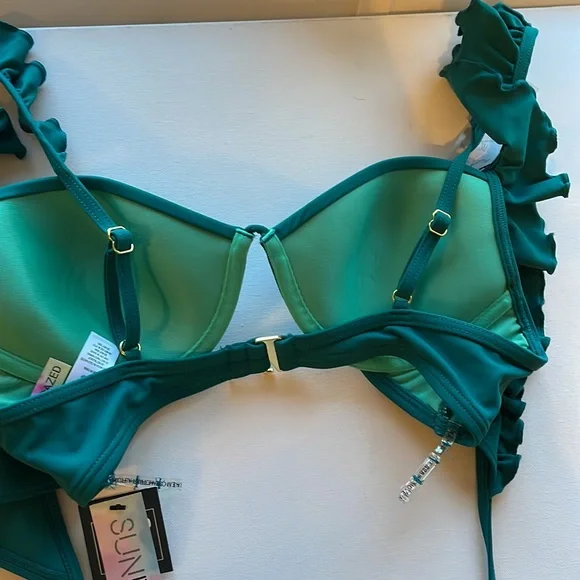 🔥NEW Jade Ruffle 2PC Bikini - Picture 7 of 13